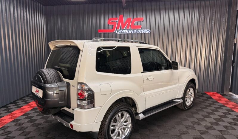 2018 Mitsubishi Pajero 3-Door 3.2DI-D GLS full