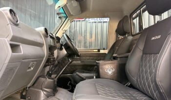 2016 Toyota Land Cruiser 79 4.5D-4D LX V8 full