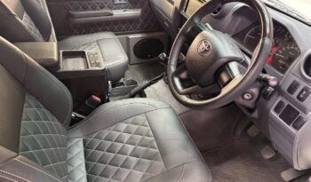 2016 Toyota Land Cruiser 79 4.5D-4D LX V8 full