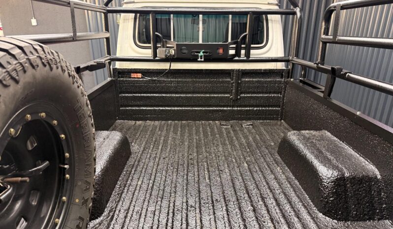 2016 Toyota Land Cruiser 79 4.5D-4D LX V8 full
