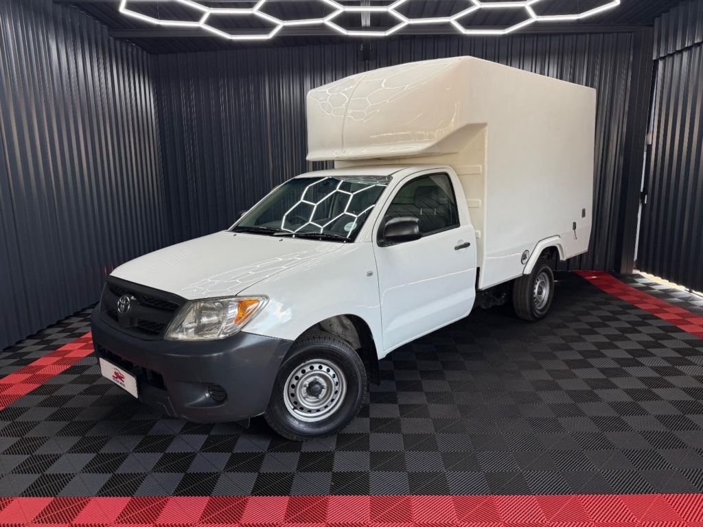 2007 Toyota Hilux 2.0 — image 1 of 11